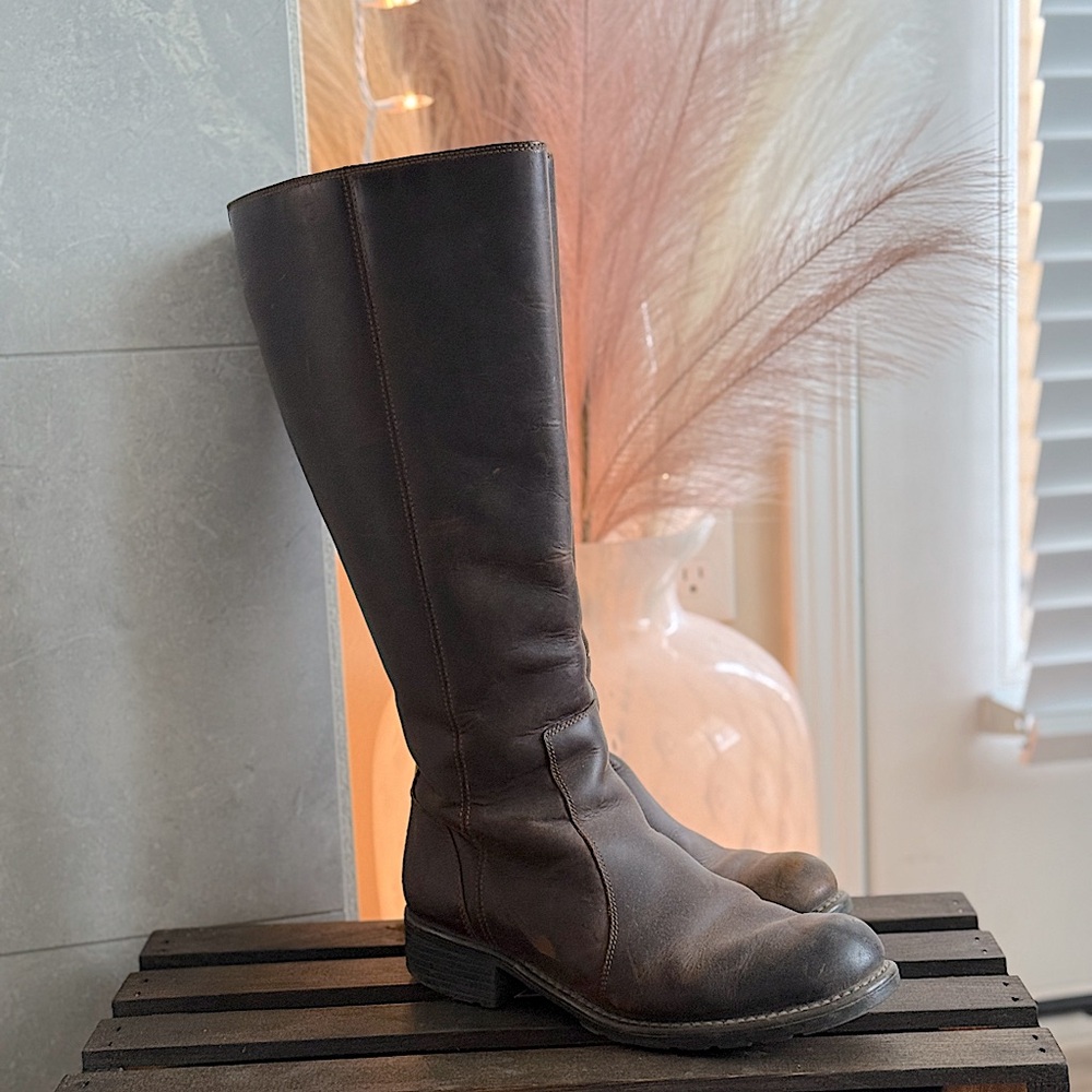 Clark’s Classic Brown Leather Knee-High Boots